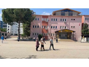 Osmaniye’de bazı öğrenciler sınava son dakikada yetişti