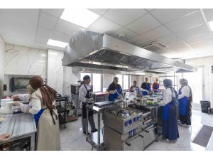 Mersin’de sofralara lezzet katacak aşçılar yetişiyor