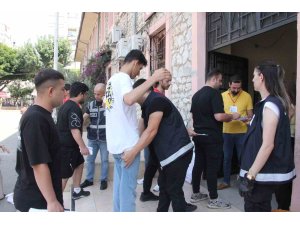 Bu kez geç kalan olmadı: Mersin’de YKS’nin ikinci oturumu AYT başladı