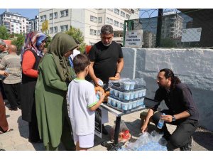 Vefat eden mühendisin adına YKS öncesi simit ve ayran dağıtıldı