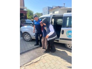 Yürümekte güçlük çeken kadına Başkan Yumuşak’tan takdir toplayan merhamet