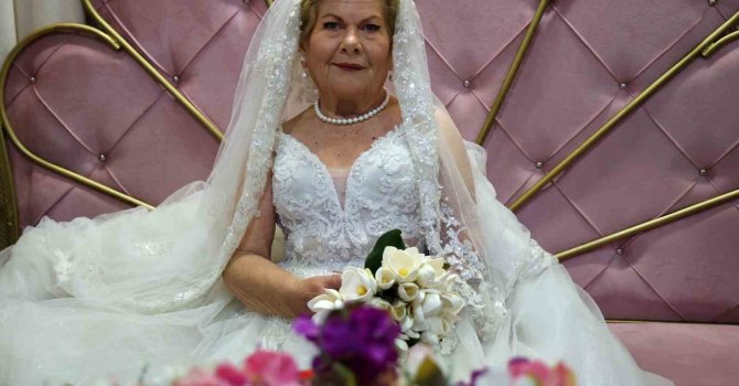 Geçen yıl temsili düğünde gelinlik giymişti... Çalılıkta ölü bulundu