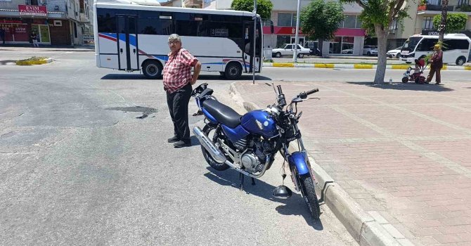 Kamyonetle çarpışan motosiklet sürücüsü ehliyetsiz çıktı