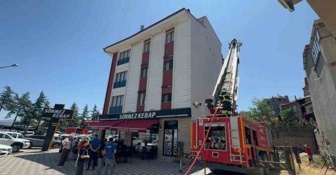 Eğirdir’de kebap salonunda çıkan baca yangını büyümeden söndürüldü
