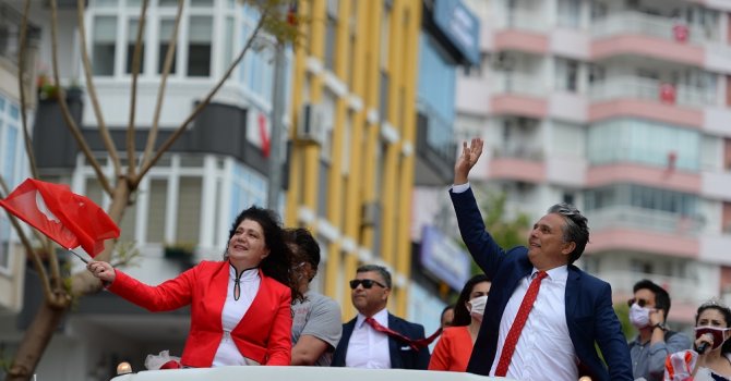 Muratpaşa’dan 23 Nisan konvoyu