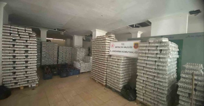 Alanya’da 10 bin litre kaçak alkol ele geçirildi