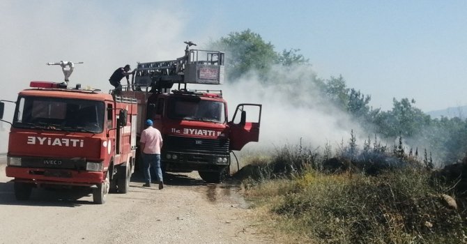 Gelendost’ta göl kenarında çıkan yangında 200 dönüm alan zarar gördü