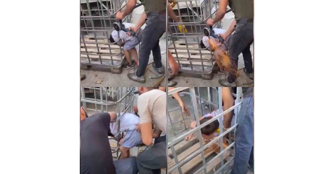 Kafesin parmaklıklarına sıkışan çocuk, demir kesilerek kurtarıldı