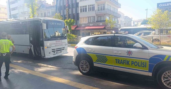 Süresi dolmuş ehliyetle minibüs kullanan sürücüye 3 bin 755 TL ceza