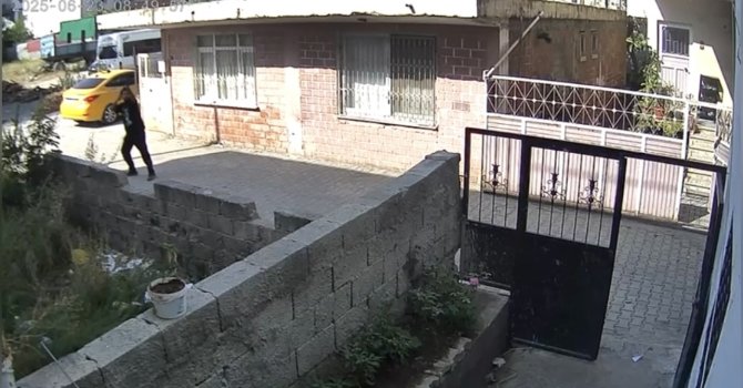 Gasp ettikleri taksiyle gittikleri adrese kurşun yağdırdılar