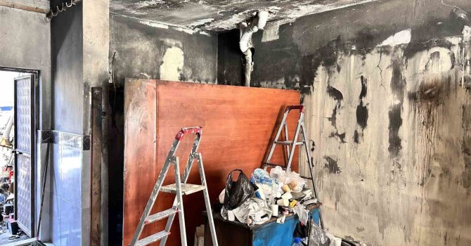 Motosiklet ustasının 35 yıllık emeği yangında küle döndü