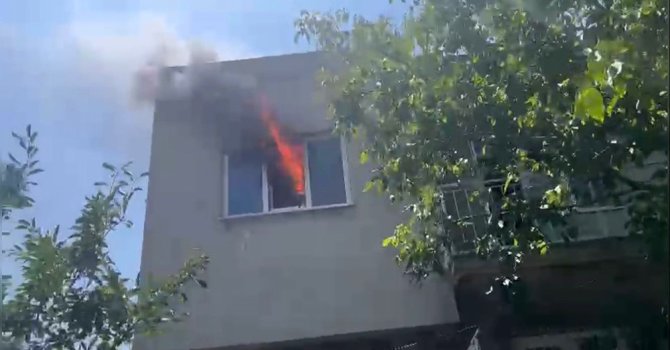 Burdur’da iki katlı evde yangın