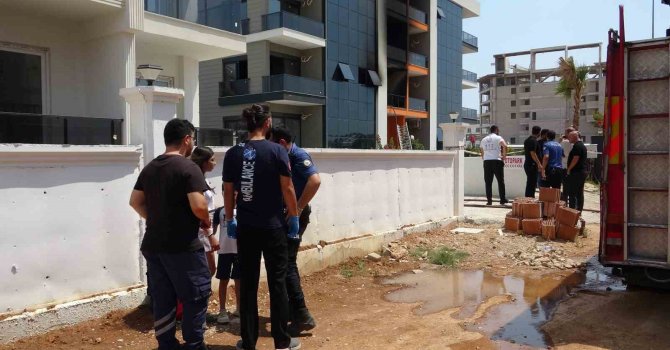 Antalya’da ev yangınında 1 kişi yaralandı