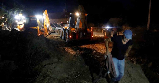 İzmir’deki orman yangını haberlerini izlerken alevleri kapısında buldu