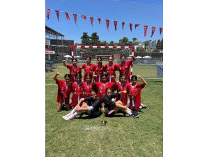 Kepezli minik hentbolcular şampiyon oldu