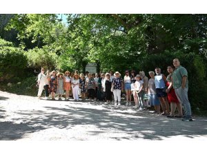 Kemer’de "mor turizm" başladı