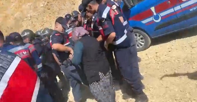 Su tartışmalarında köylü direnince DSİ çalışmalara ara verdi