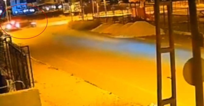 Çarpışmanın etkisiyle araç metrelerce sürüklendi