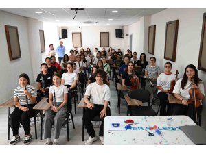 Kemer’de ücretsiz yaz kursları başladı