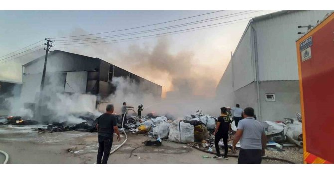 Burdur’da sanayi sitesinde yangın