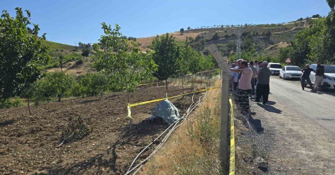 Bahçesinde kazı yaparken toprak altında kalan şahıs hayatını kaybetti