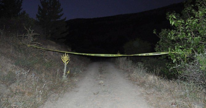 Çalıntı araçla kaçarken ’dur’ ihtarına uymadı, jandarmaya ateş edip kendini vurdu