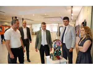 Geri dönüşüm ve sanat el ele verdi: Atıktan Sanata Sergisi açıldı