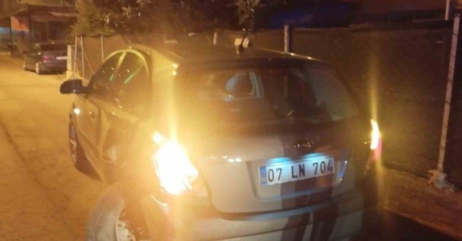 Serik’te otomobiller çarpıştı: 2 yaralı