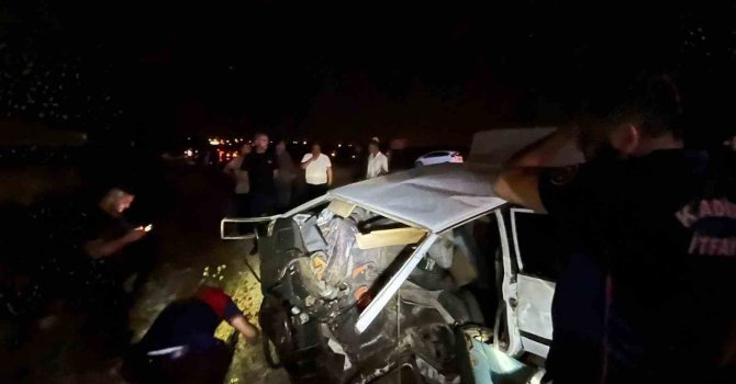 Osmaniye’de 2 otomobilin karıştığı kazada 3 kişi yaralandı