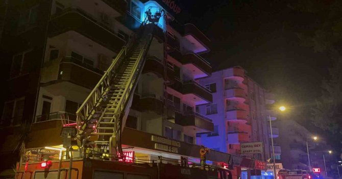 Alanya’da apart otelde yangın korkuttu