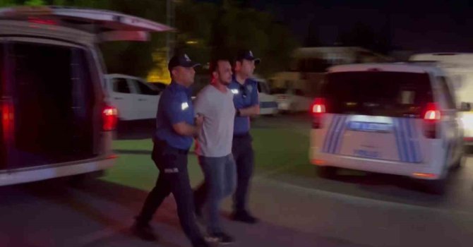 Hırsızlıktan 30 yıl ceza aldı, gezerken polise yakalandı