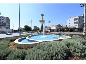 Mersin yaza renkli girdi