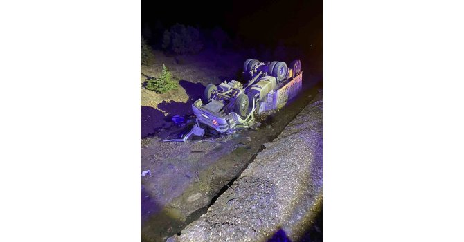 Şarkikaraağaç’ta devrilen tırın sürücüsü yaralandı