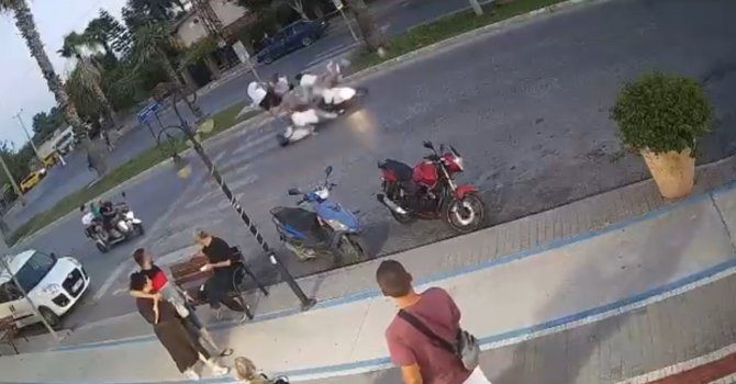 Antalya’da turistlerin ayağını yerden kesen kaza