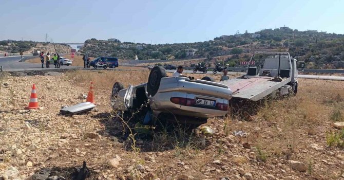 Otomobil karşı şeride geçip takla attı: 1 ölü, 1 yaralı