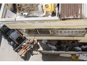 Mersin’de çöp ev temizlendi, 10 kamyon çöp çıkarıldı