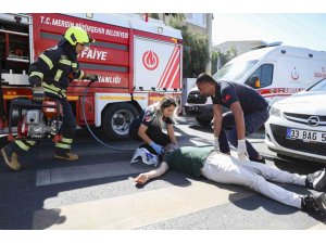 Mersin’de trafik tatbikatı gerçeği aratmadı, vatandaşlar kazayı gerçek sandı