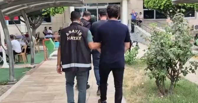 Dörtyol’da hapis cezası ile aranan 2 kişi yakalandı