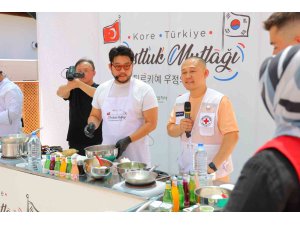 Deprem bölgesinde dostluk yemeği