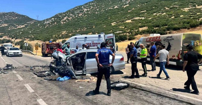 Isparta’da 2 otomobil çarpıştı: 1 ölü, 9 yaralı