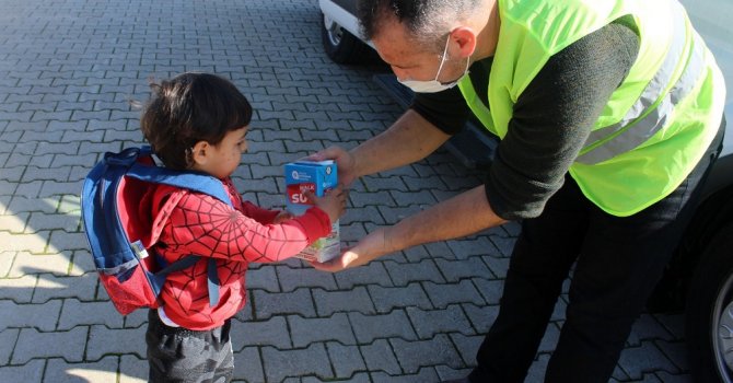 Çocuklar Halk Süt’le sağlıklı büyüyor