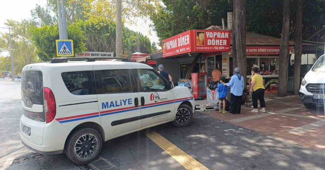 Antalya’da yanan büfe küle döndü