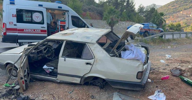 Savrulan Tofaş araç takla attı: 2’si çocuk 5 yaralı