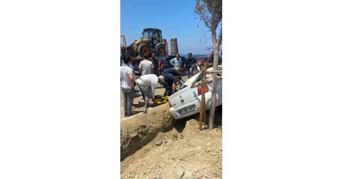 Arsuz’da orta refüje devrilen otomobilin sürücüsü yaralandı