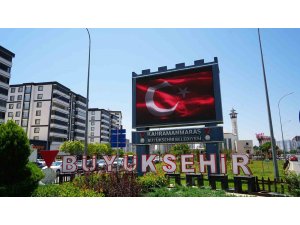 Kahramanmaraş Ay Yıldızla donandı, milli ruh sokaklara taştı