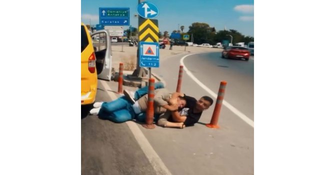 Adana’da ilginç kavga kamerada