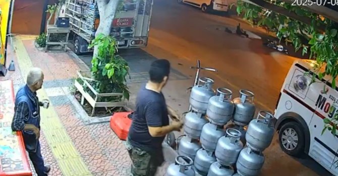 Motosikletlilerin kaza anları kamerada