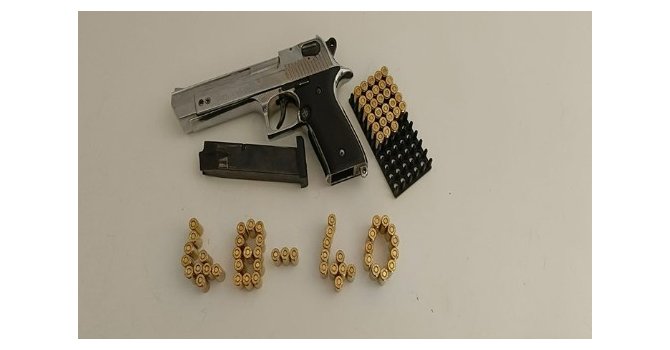 Düğün konvoyunda havaya ateş eden şahıstan silah ve mermi ele geçirildi