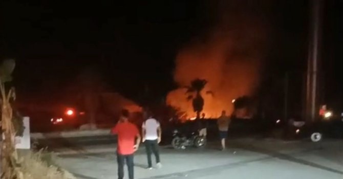 Elektrik trafosunda başlayıp otluk alana sıçrayan yangın büyümeden söndürüldü