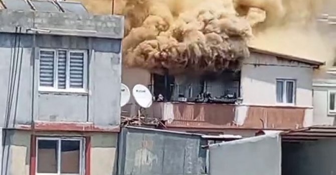 Adana’da korkutan ev yangını